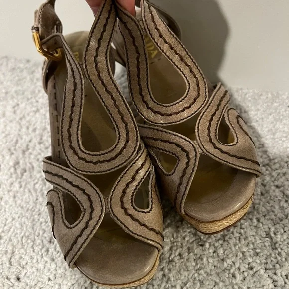 PRADA  vintage‎ wedge heels open toe with amazing details ! - Picture 5 of 15